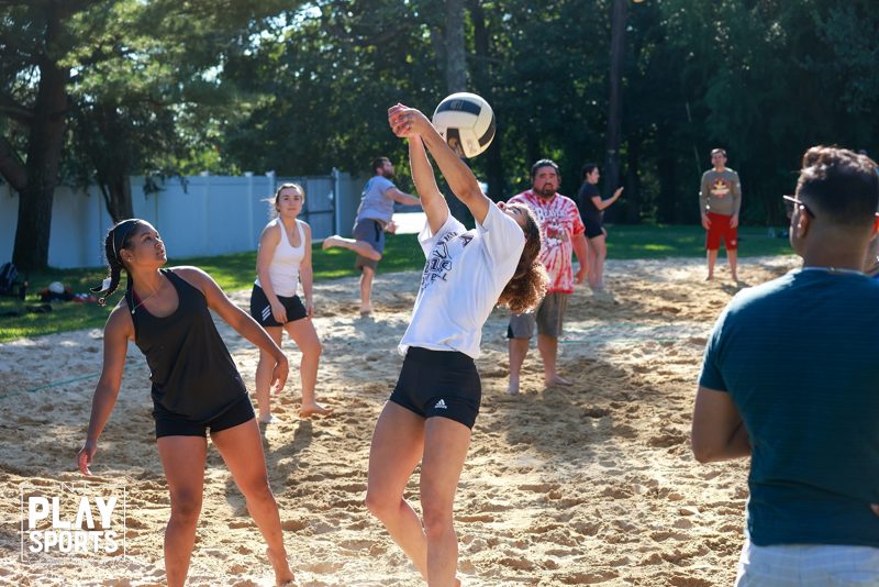 NJ Play Sports sand volleyball - players at the net